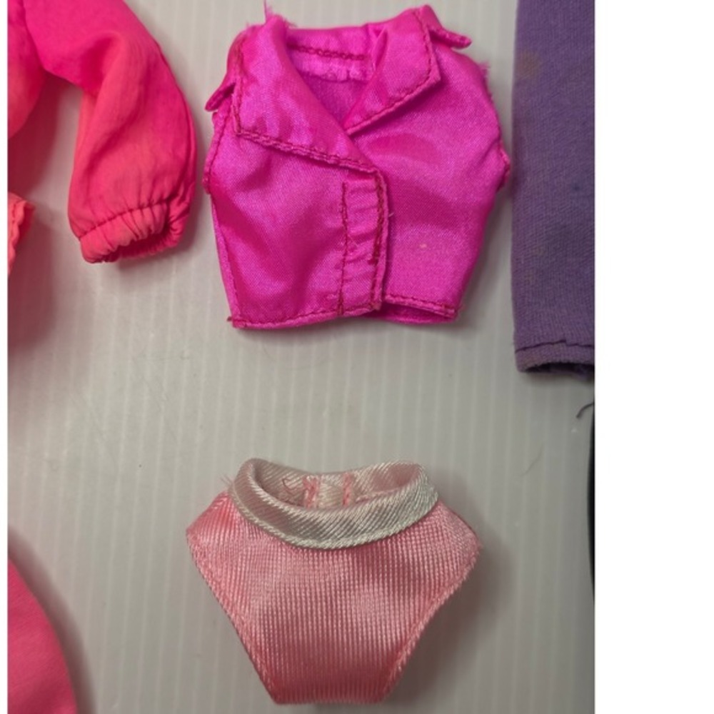 Vintage Barbie Clothes Lot 80s 90s 2000s Mixed Outfits Accessories - Picture 3 of 8